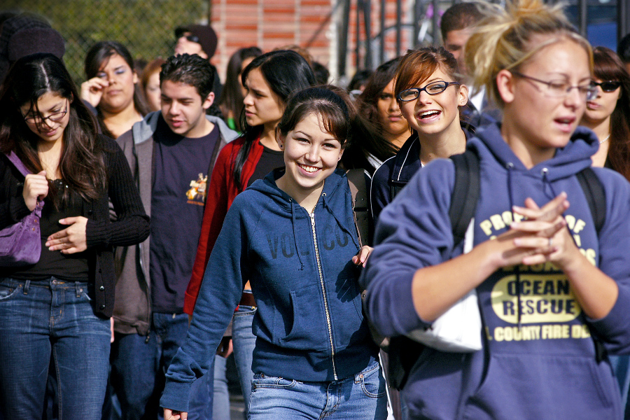 high school students walk together outdoors as part of a citrus college early college experience