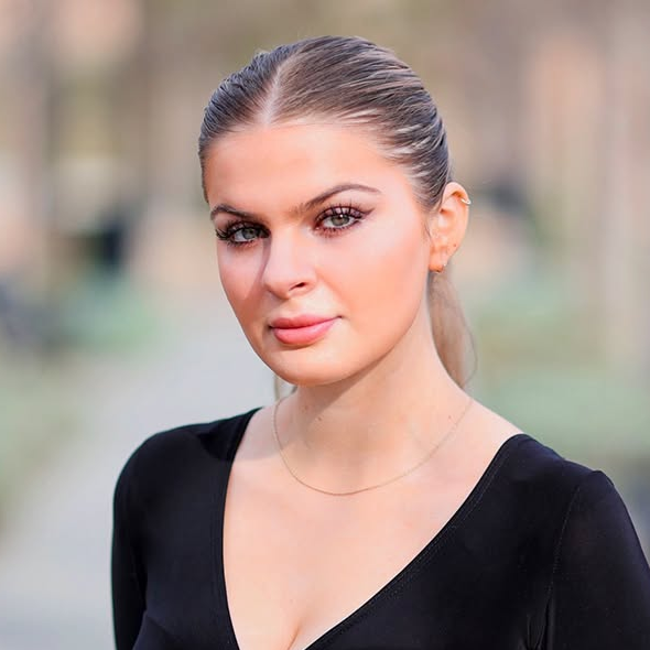 headshot of Grace Dierking